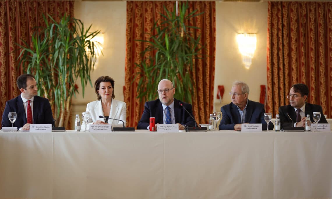 Hovenier: Presim bashkëpunim me këtë qeveri, sikurse me çdo qeveri të mëparshme