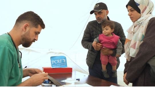 Mjekët e Gazës ngritën tenda në rrugë për të shërbyer si spitale