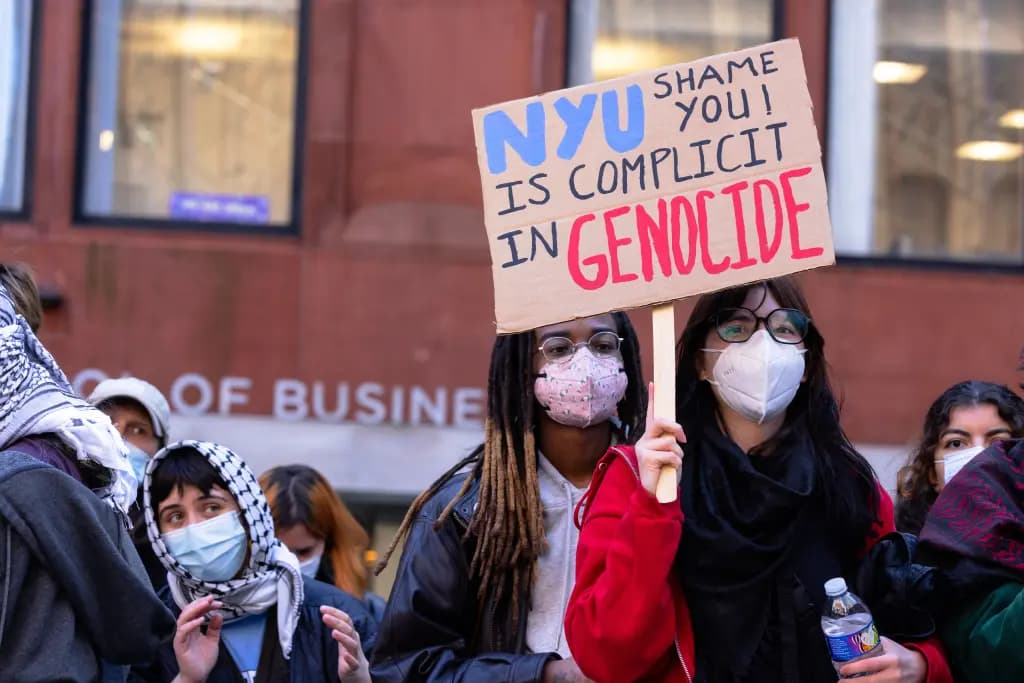 Profesori amerikan: Të rinjtë nuk po bëjnë marrëdhënie seksuale, po dalin në protesta