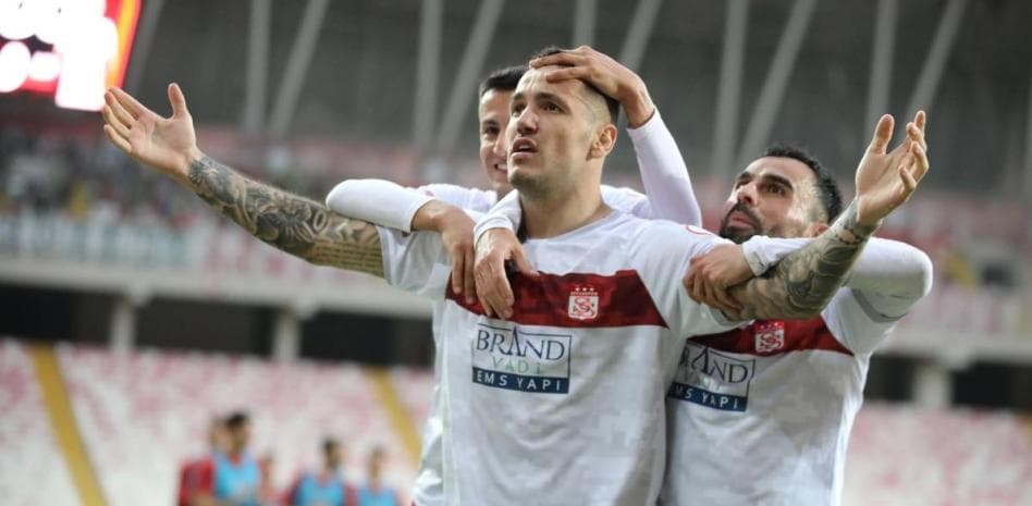 Rey Manaj në garë për golashënuesin e Superligës së Turqisë