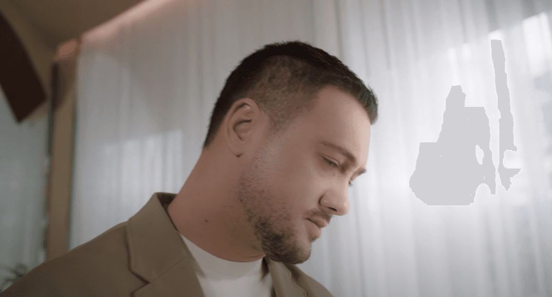 Albatrit Muqiqi publikon këngën e re (VIDEO)