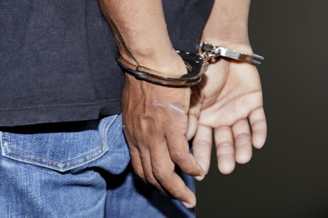 Arrestohen katër persona në Tiranë, sekuestrohen 19 kilogramë kanabis