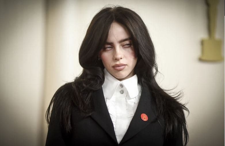 Billie Eilish thotë se performanca prej tre orësh është “psikotike”