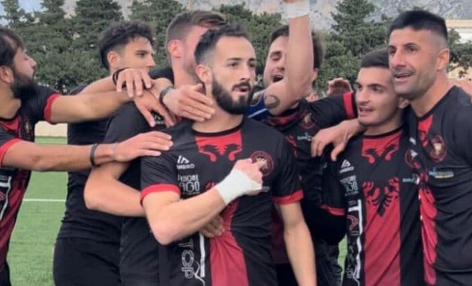 Ekipi i arbëreshëve shkruan historinë në futbollin sicilian