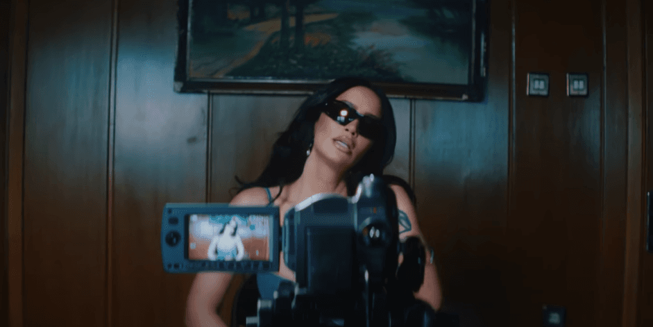 Dafina Zeqiri shfaqet veç stil (FOTO)