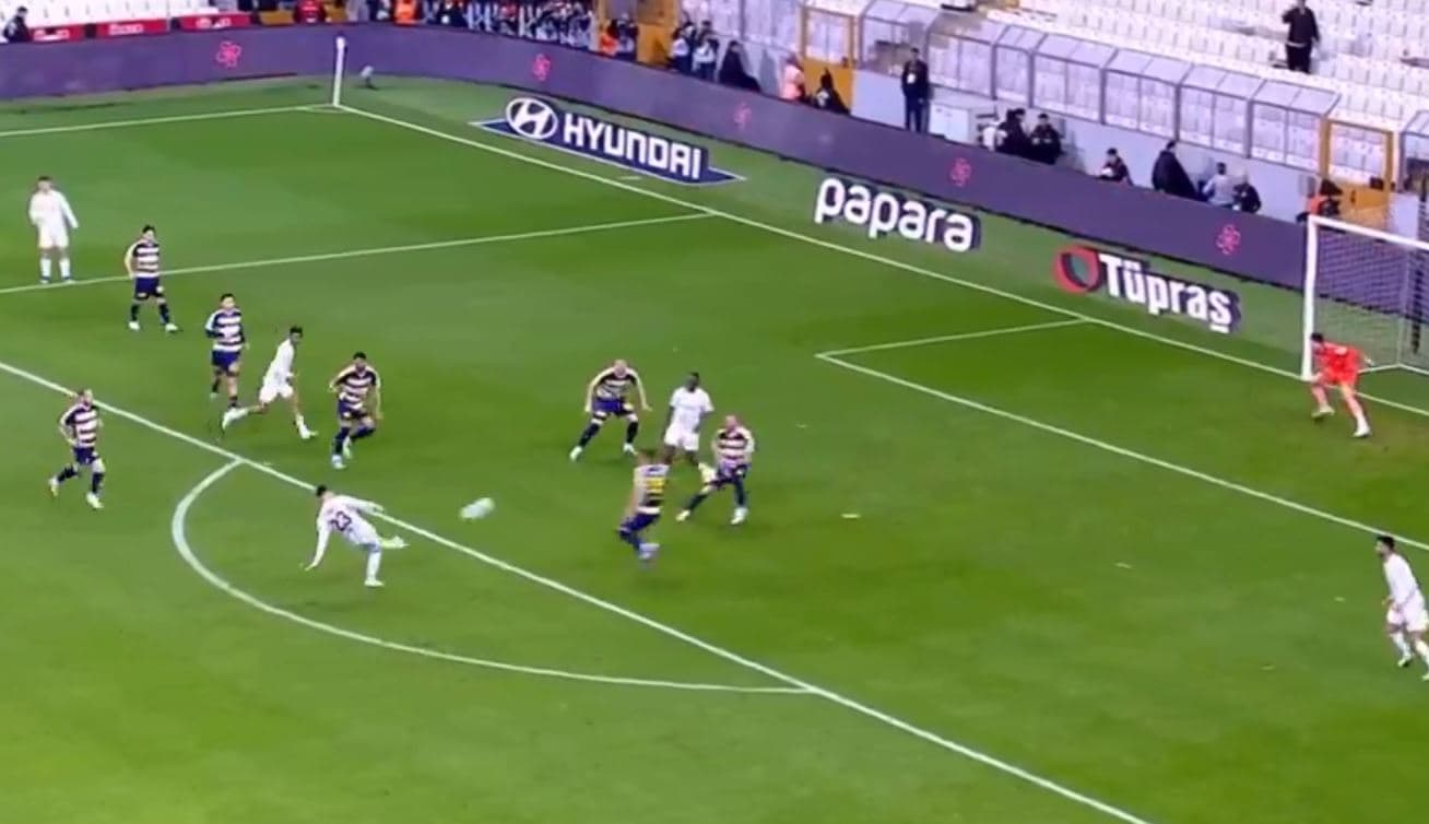 Muçi realizon gol të bukur për Beshiktashin (VIDEO)