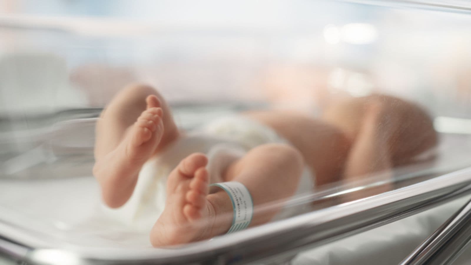 Spitali heton rastin pasi fëmija iu dorëzua nënës së gabuar