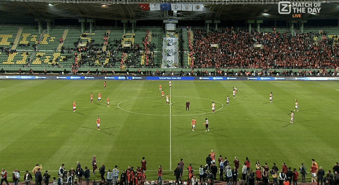 Galatasaray e fiton Superkupën, luajtën mes vete për disa minuta