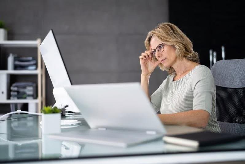 Rreziqet e sulmit në zemër, ngjarje të tjera kardiake rriten pas menopauzës
