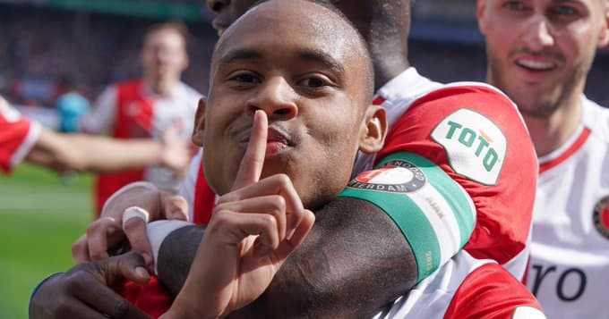 Feyenoord e turpëron Ajaxin