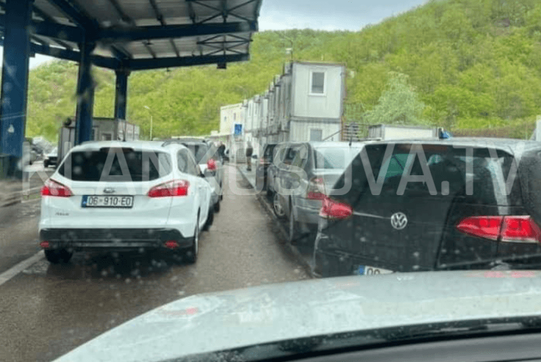 Hiqet bllokada në Jarinje, qarkullimi vijon pa probleme
