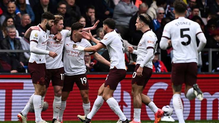 City vazhdon garën për titull, fiton me përmbysje ndaj Crystal Palace