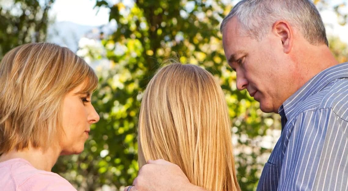 Eksperti i pëmend pesë shenjat kryesore të zakonshme të autizmit tek vajzat