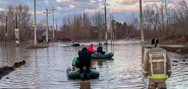 Më shumë se katër mijë njerëz evakuohen në Rusi pas përmbytjeve