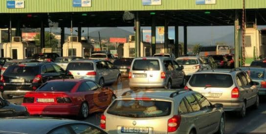 Mbi shtatë mijë kosovarë hynë sot në Shqipëri