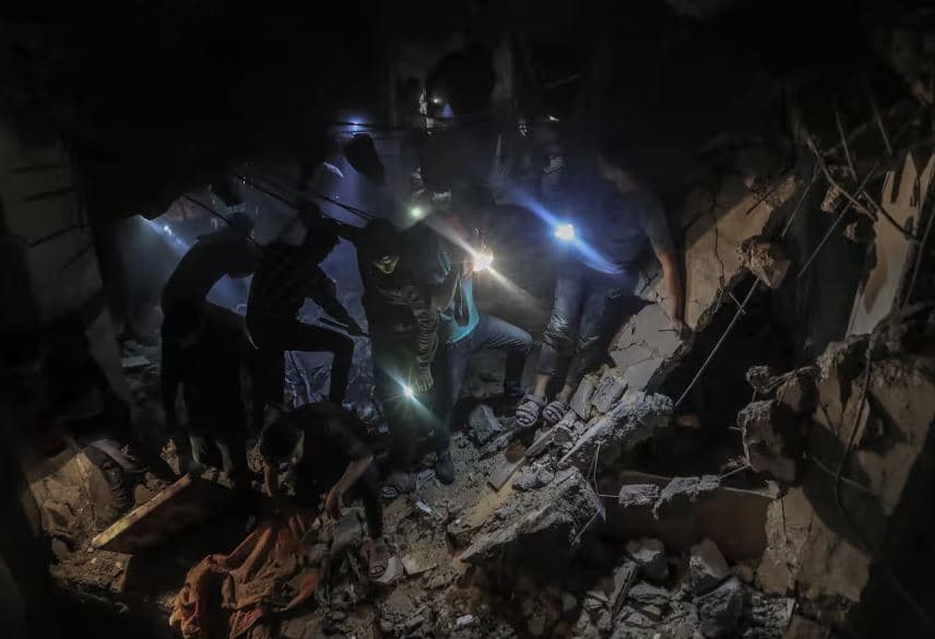 Izraeli urdhëron palestinezët të largohen nga zona jugore e Gazës pas sulmit të rëndë me raketa
