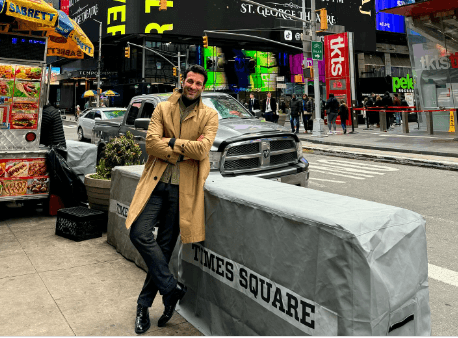 Koncerti në Amerikë, Ramë Lahaj shfaqet në billbordin e Time Square