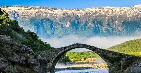 Revista franceze e quan unike Shqipërinë