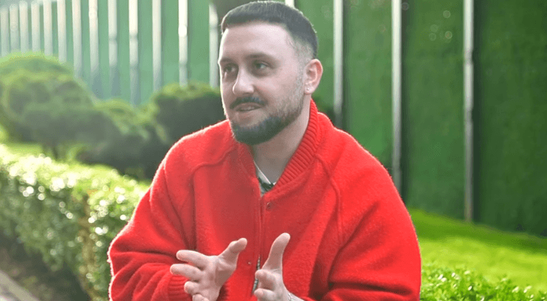 Uki tregon risitë e jetës (VIDEO)