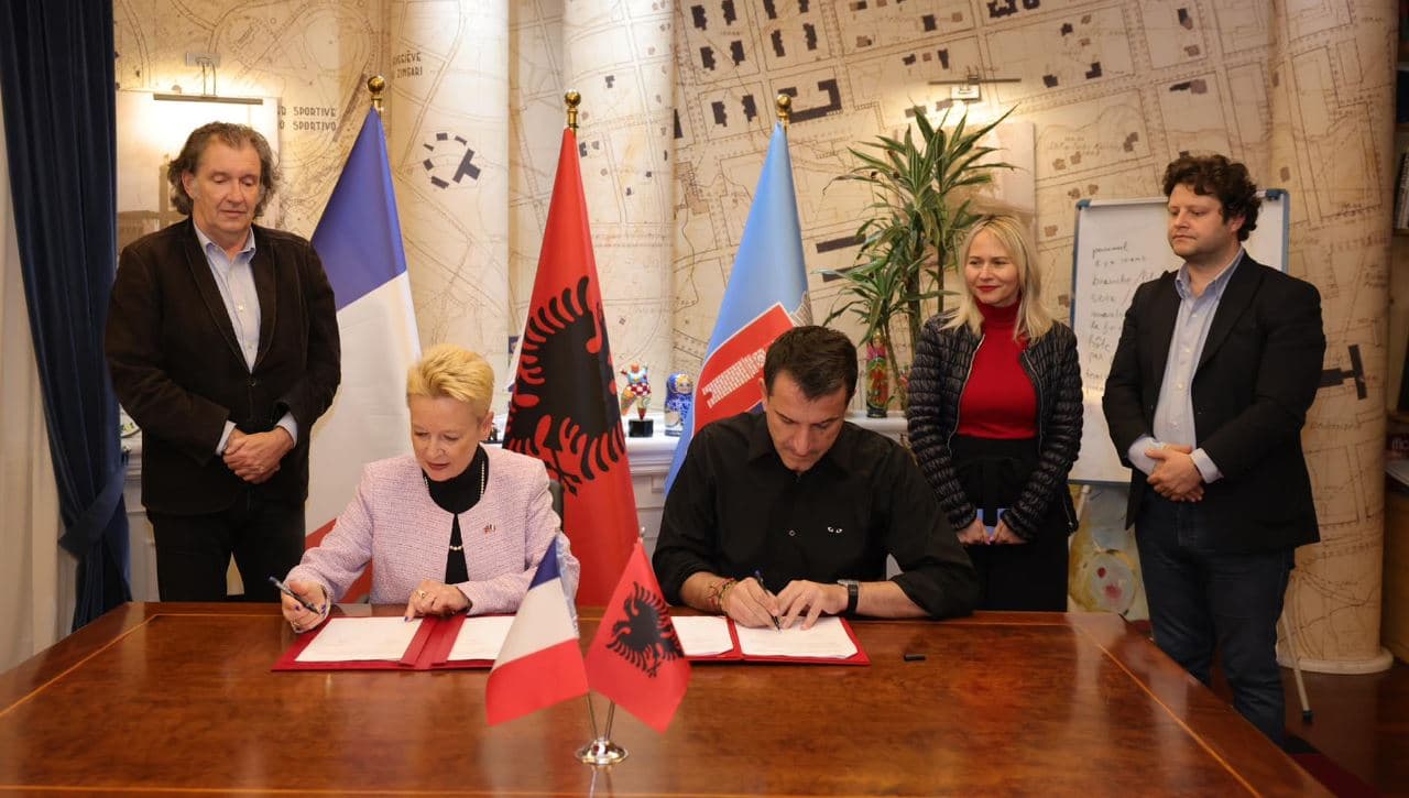 Bashkia e Tiranës dhe Ambasada franceze në Shqipëri nënshkruajnë marrëveshje në fushën e industrive kreative