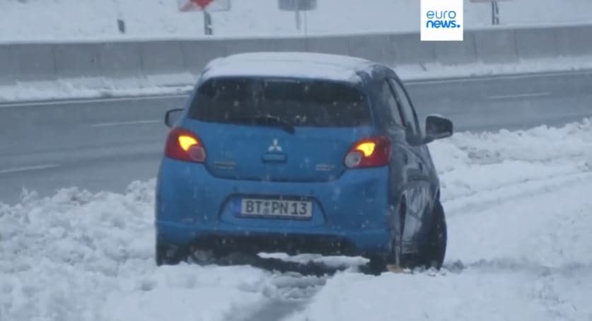 Stuhi të borës në Gjermani, shkaktohen aksidente të shumta