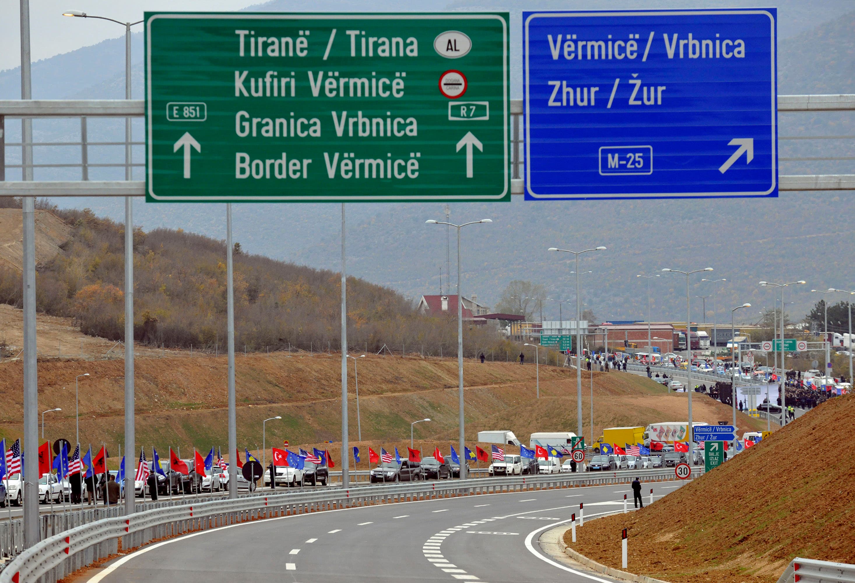 Kosova e Shqipëria me marrëveshje të re për kalimin pa kontroll kufitar në Vërmicë