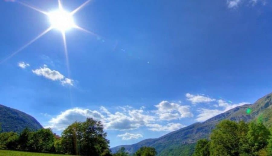 E hënë me diell dhe temperatura të larta