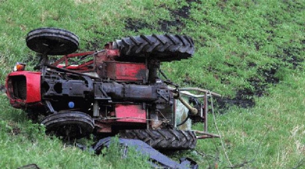 Tragjike: Vdes një 45 vjeçar pasi u rrokullis me traktor
