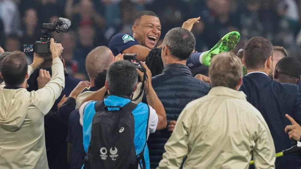 Kylian Mbappe e mbyll me fitore ndeshjen e fundit me PSG