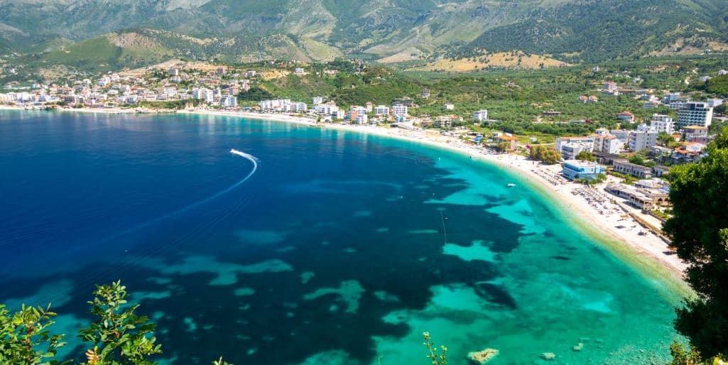 “Travel off Path”: Shqipëria mes tre destinacioneve verore në Evropë për t’u vizituar në 2024