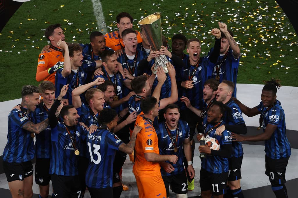 Gjimshiti, shqiptari i parë që e ngrit trofeun e Europa League