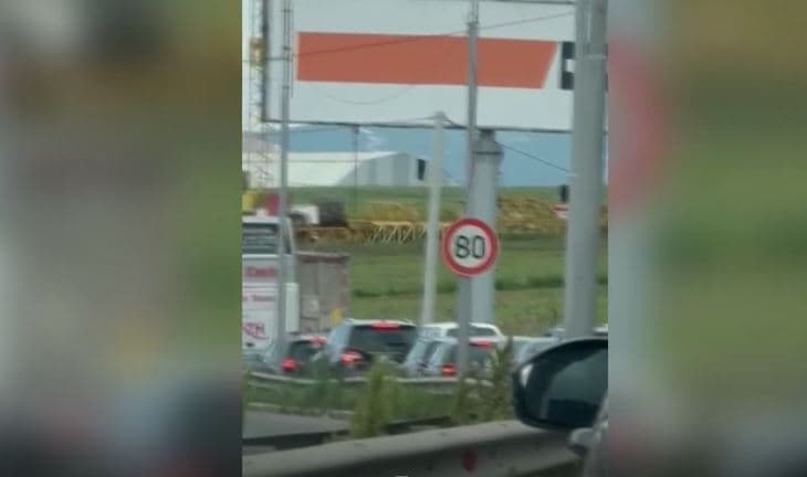 Dyshohet për aksident në Sllatinë, trafiku bllokohet, kolona të gjata (VIDEO)