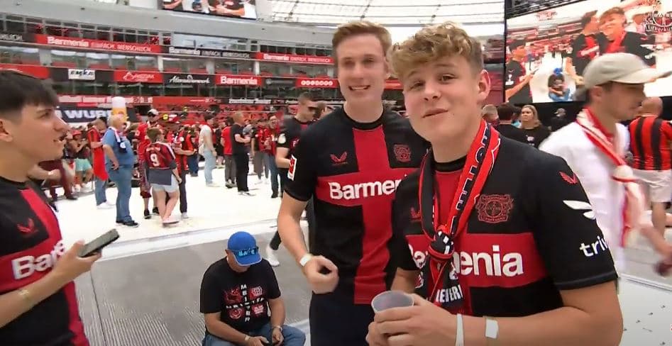 Leverkuseni i Xhakës i feston tituj në "BayArena" para shumë tifozëve (VIDEO)