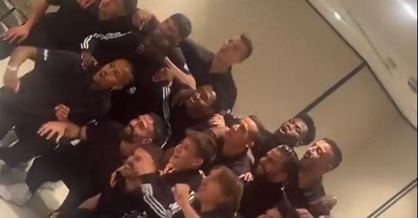 Futbollistët e Real Madridit nisin festën pasi u shpallën kampion të La Ligës (VIDEO)
