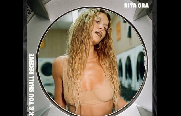 Rita Ora publikon prapaskenat e xhirimeve të “Ask And You Shall Receive”