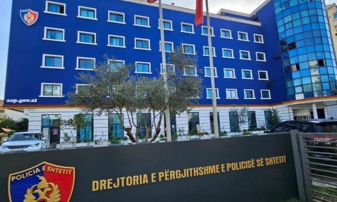 Suspendohen dy pjesëtarë të policisë shqiptare, akuzohen për shumë krime