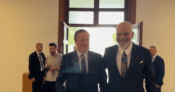 Rama e quan Cameronin "mik të çmuar të shqiptarisë" (VIDEO)