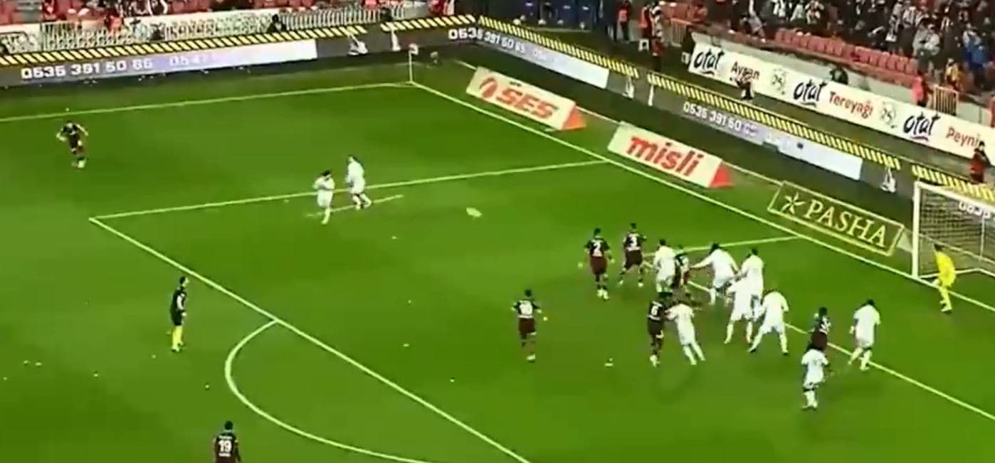 Enis Bardhi realizon gol të bukur nga goditja e dënimit (VIDEO)