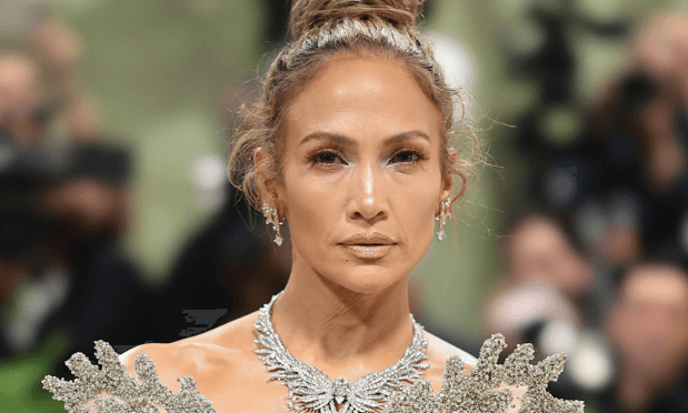 “S’kam qenë kurrë më e dobët”, J.Lo flet për trupin e saj