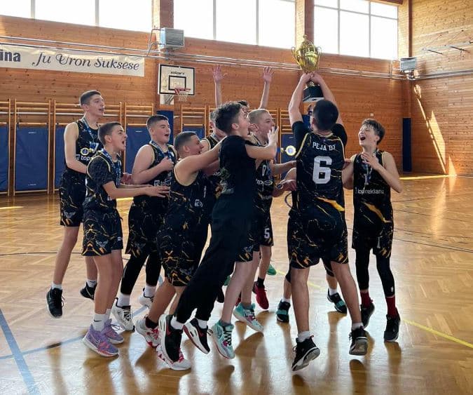Peja DT shpallet kampione e Kosovës për U14