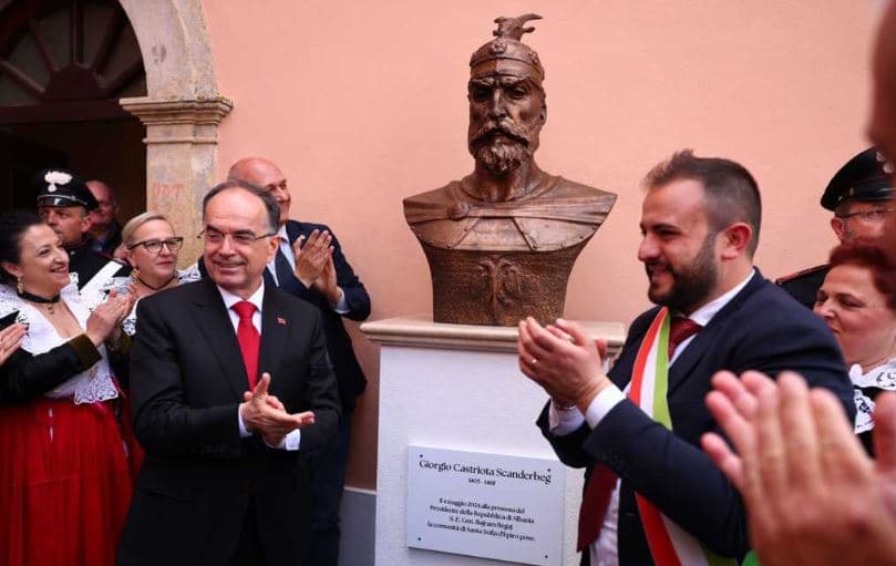 Tre monumente të Gjergj Kastriot Skënderbeut i shtohen komunave arbëreshe në Kalabri