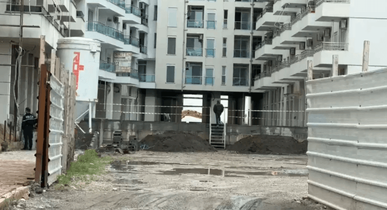 Ra nga lartësia e një banese, vdes punëtori i ndërtimit në Shëngjin
