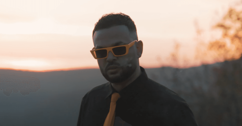 “Pa mu”, thotë Skerdi në këngën e re (VIDEO)