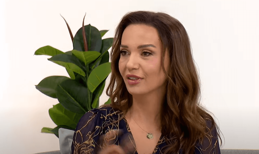 Teuta Krasniqi, flet për herë të parë për rolin e saj te “Çka ka shpija” (VIDEO)