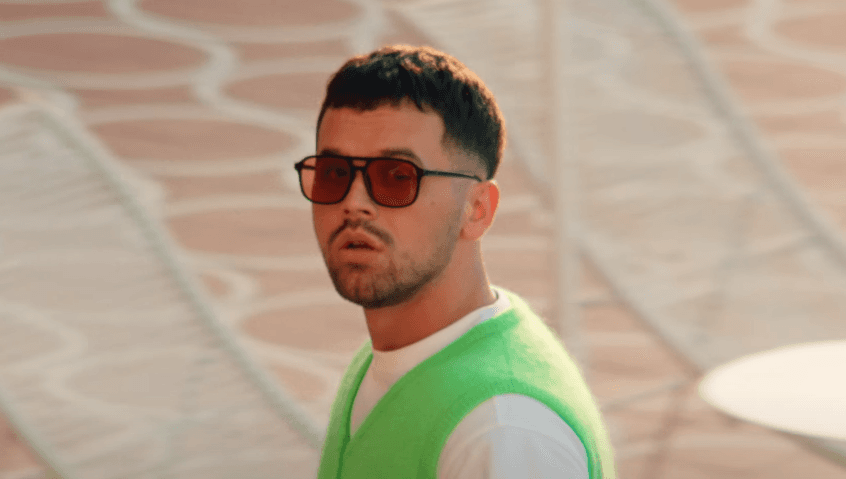 Yll Limani i pyet fansat se a janë gati për koncerte