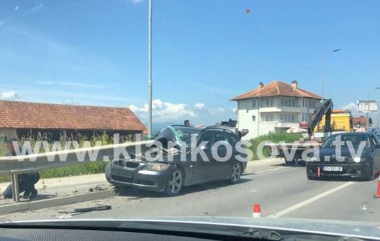 Aksident trafiku në Smrekonicë, mbetet i lënduar shoferi i veturës