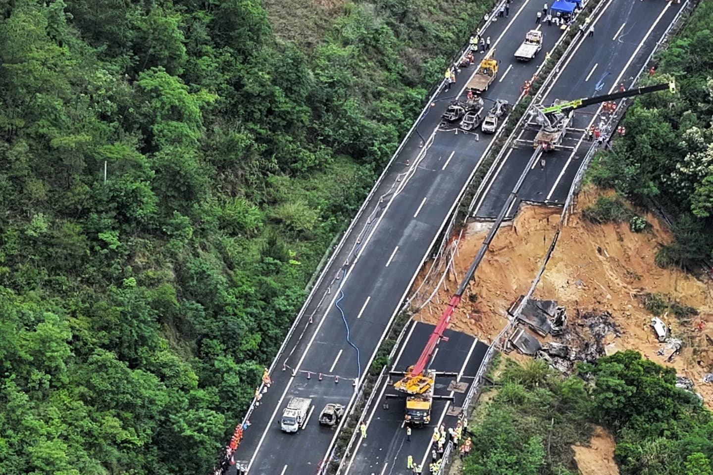 48 të vdekur nga shembja e autostradës në Kinë