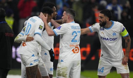 Tre futbollistë të Marseilles sulmohen me armë nga hajnat