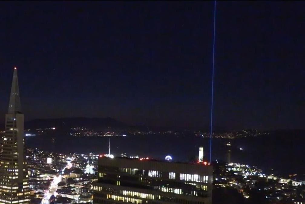 Identifikohet laseri misterioz në qiellin e San Franciskos