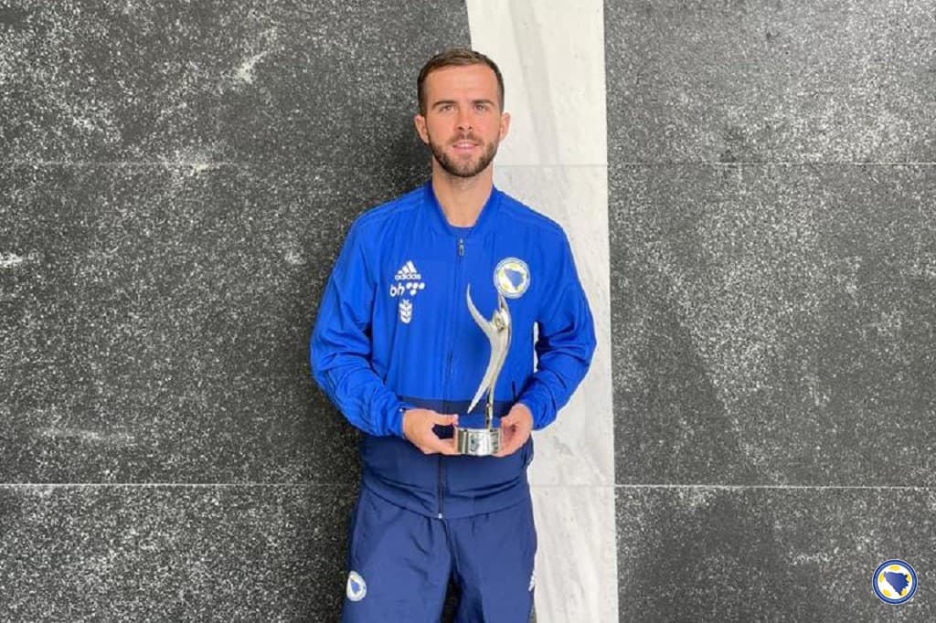 Miralem Pjanic pensionohet nga kombëtarja e Bosnjë - Hercegovinës